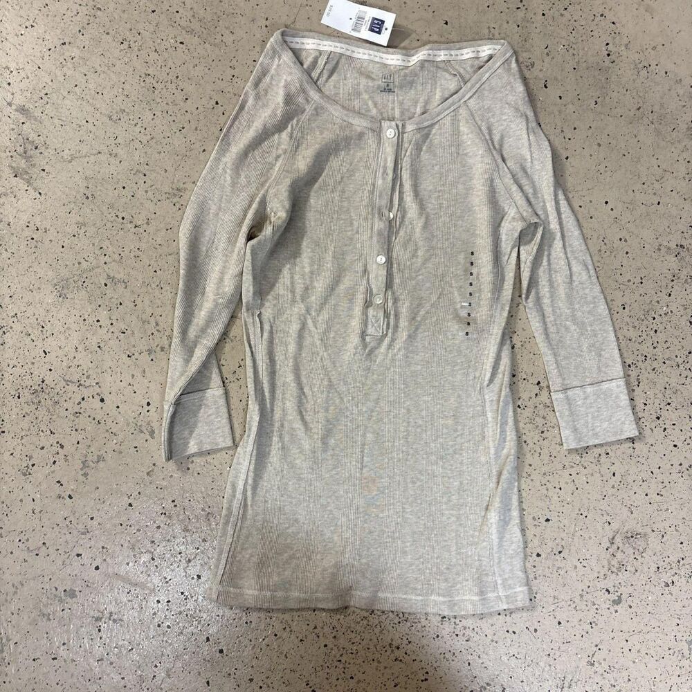 Gap Women's Tan Jumper